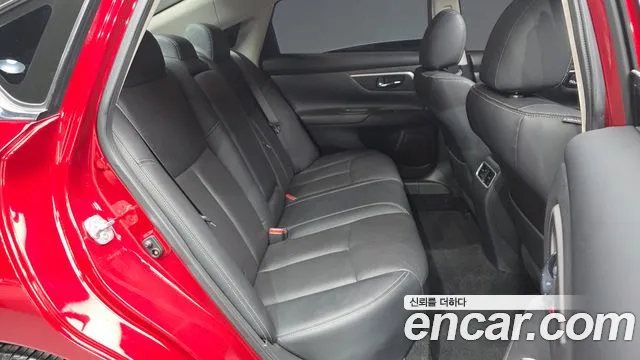 Nissan Altima 2018 — фото 12
