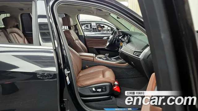 BMW X7 2021 — фото 11