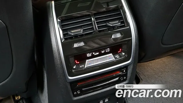 BMW X7 2021 — фото 19