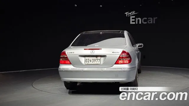 Mercedes-Benz E-Class 2005 — фото 4