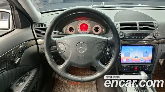 Mercedes-Benz E-Class 2005 — фото 13
