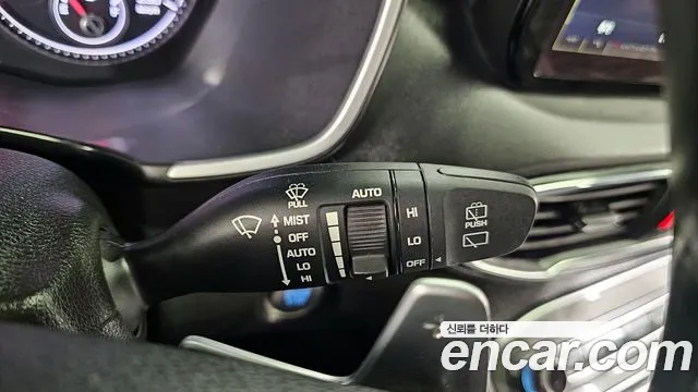 Hyundai Santafe 2023 — фото 16