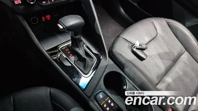 Kia Niro 2017 — фото 9