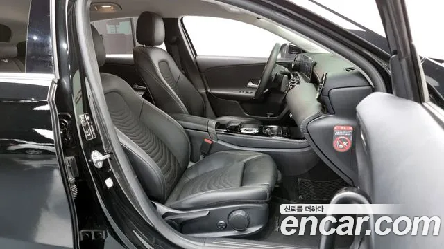 Mercedes-Benz A-Class 2019 — фото 11