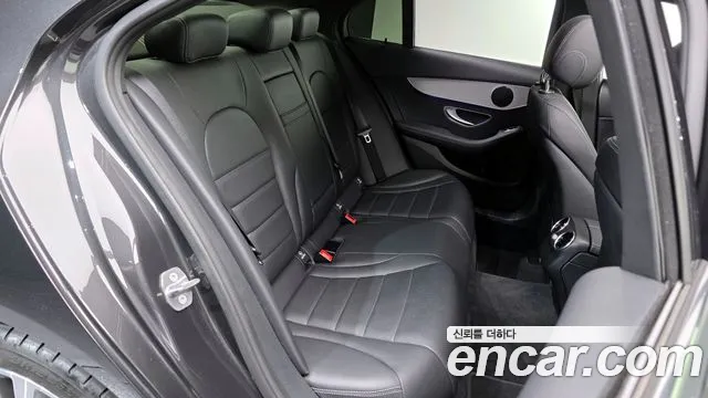 Mercedes-Benz C-Class 2020 — фото 12