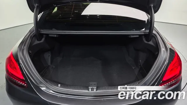 Mercedes-Benz C-Class 2020 — фото 20