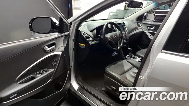 Hyundai Santafe 2017 — фото 10
