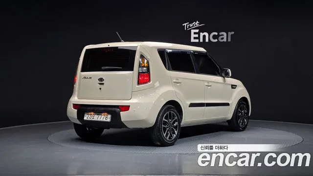 Kia Soul 2011 — фото 2