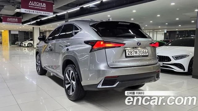 Lexus NX 2021 — фото 6