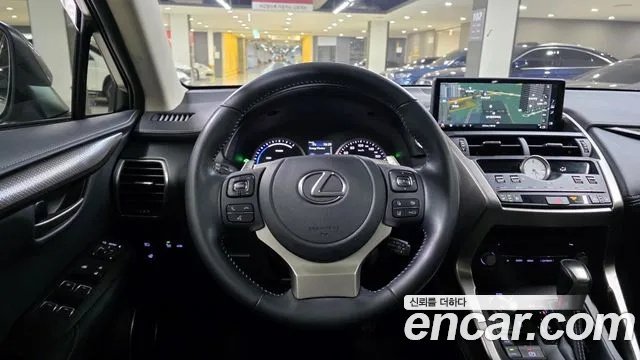 Lexus NX 2021 — фото 12
