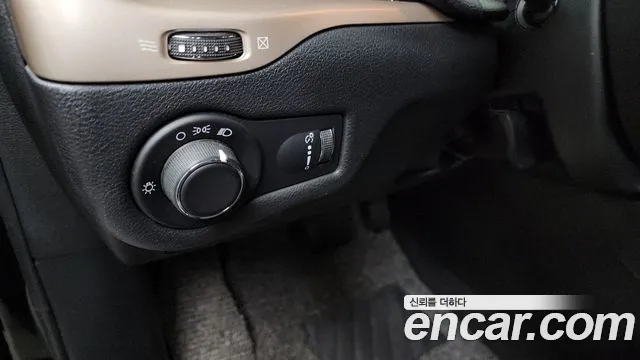 Jeep Cherokee 2017 — фото 18