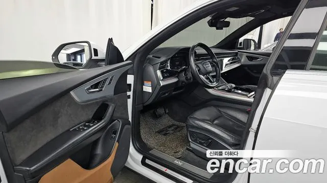 Audi Q8 2020 — фото 10