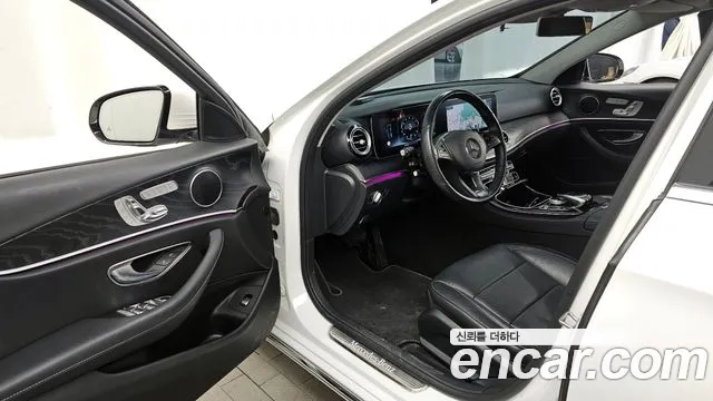 Mercedes-Benz E-Class 2017 — фото 10