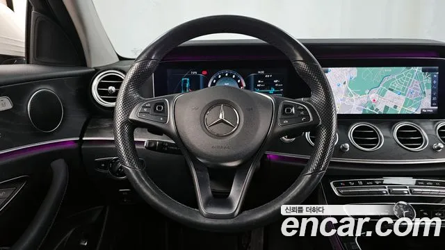 Mercedes-Benz E-Class 2017 — фото 13