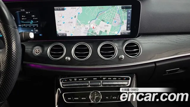 Mercedes-Benz E-Class 2017 — фото 14