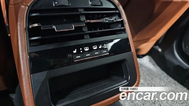 Maserati Quattroporte 2017 — фото 19