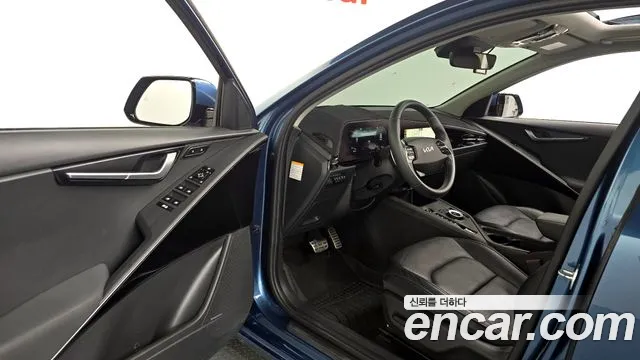 Kia Niro 2022 — фото 11