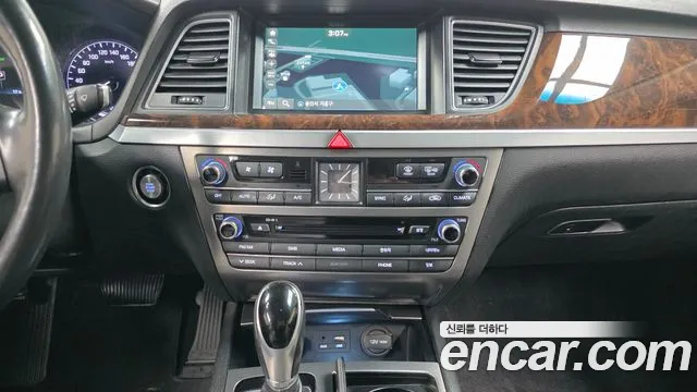 Hyundai Genesis 2015 — фото 15