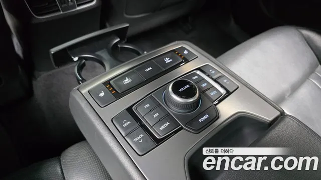 Hyundai Genesis 2015 — фото 18