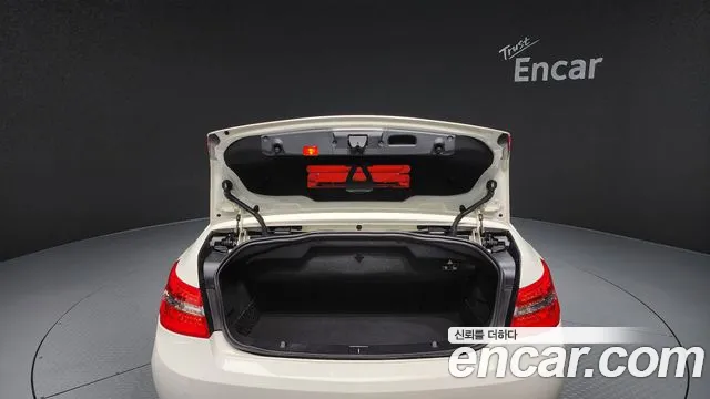 Mercedes-Benz E-Class 2012 — фото 18