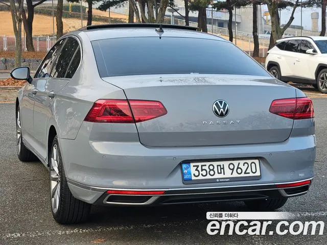 Volkswagen Passat 2022 — фото 6
