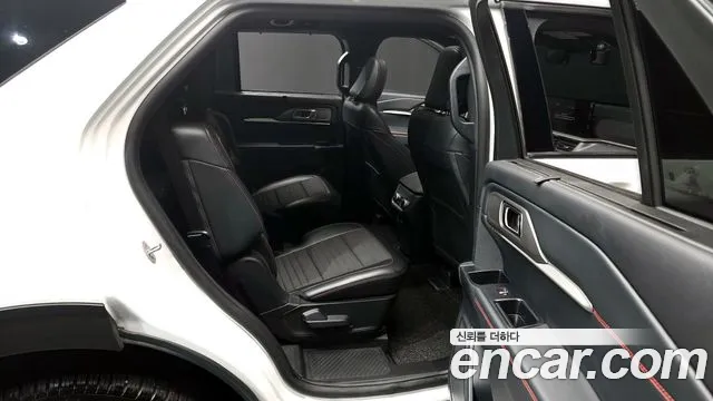 Ford Explorer 2025 — фото 12