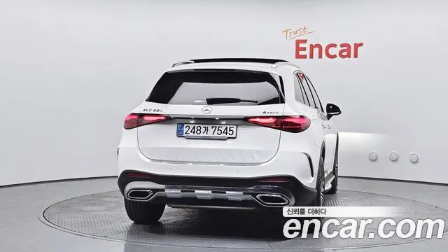 Mercedes-Benz GLC-Class 2023 — фото 4