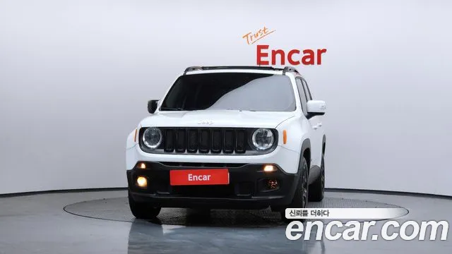 Jeep Renegade 2016 — фото 3