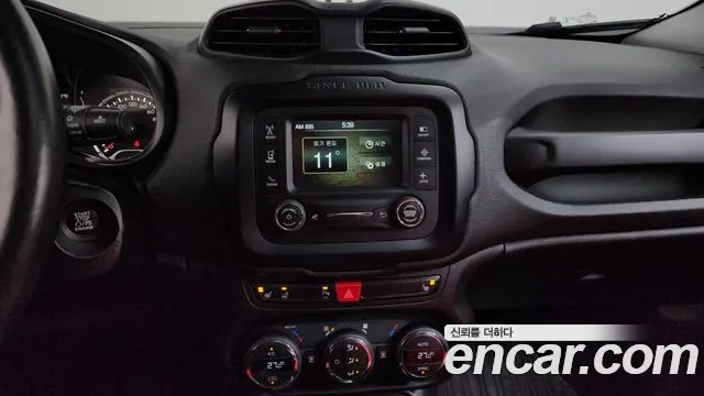 Jeep Renegade 2016 — фото 14