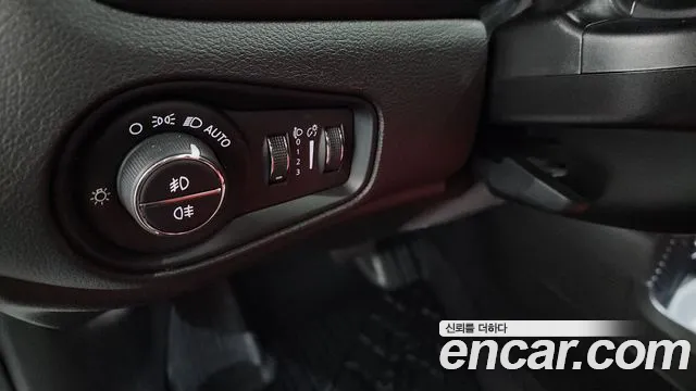 Jeep Renegade 2016 — фото 17