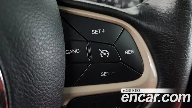 Jeep Renegade 2016 — фото 18