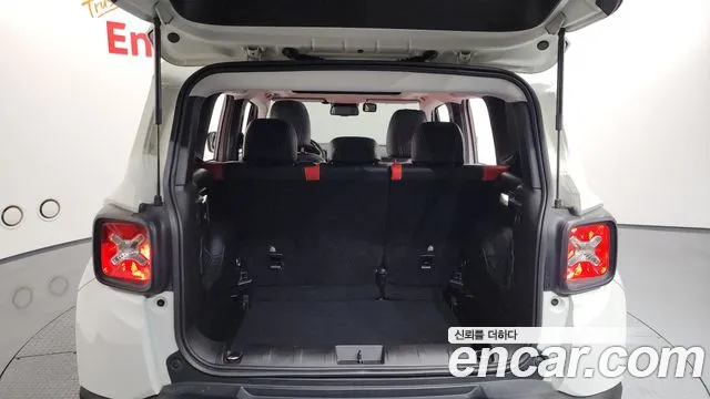 Jeep Renegade 2016 — фото 20