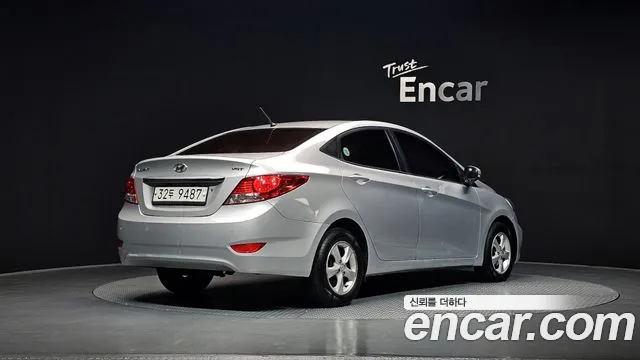 Hyundai Accent 2012 — фото 2