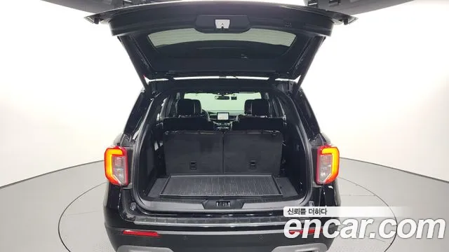 Ford Explorer 2022 — фото 20