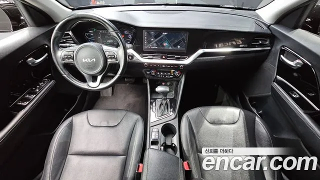 Kia Niro 2022 — фото 10