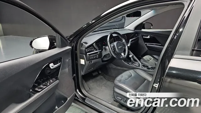 Kia Niro 2022 — фото 11