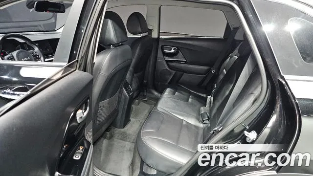 Kia Niro 2022 — фото 14