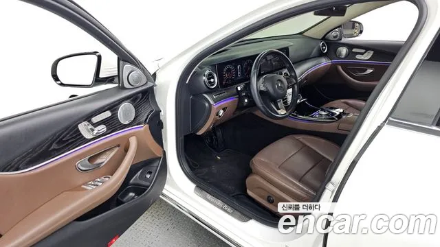Mercedes-Benz E-Class 2018 — фото 10