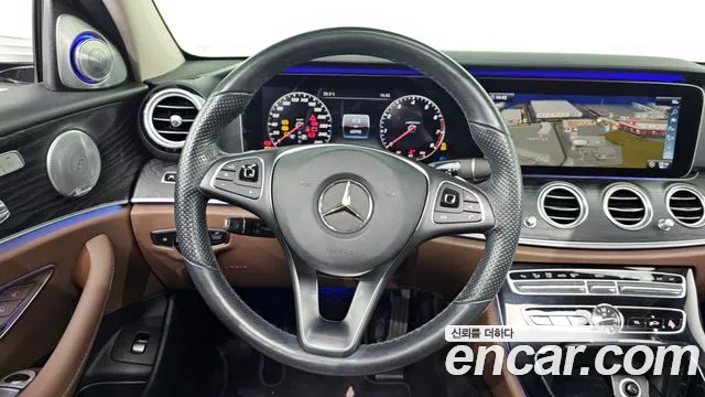 Mercedes-Benz E-Class 2018 — фото 12
