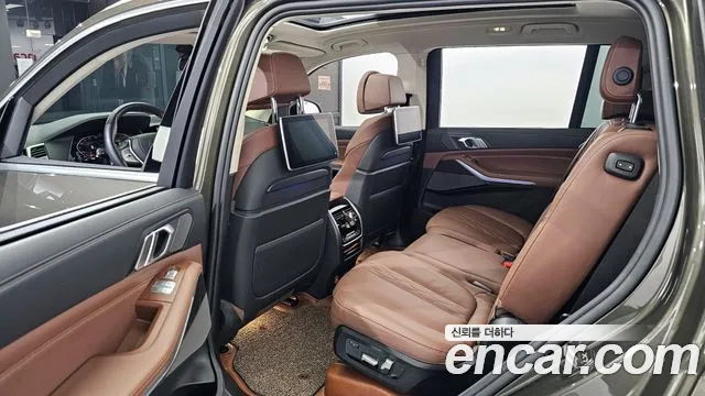 BMW X7 2021 — фото 11