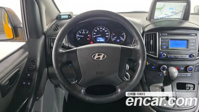Hyundai Starex 2016 — фото 12