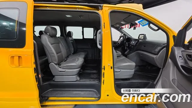 Hyundai Starex 2016 — фото 18
