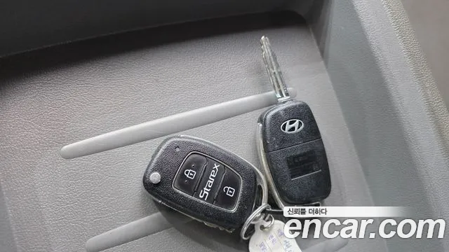 Hyundai Starex 2016 — фото 19