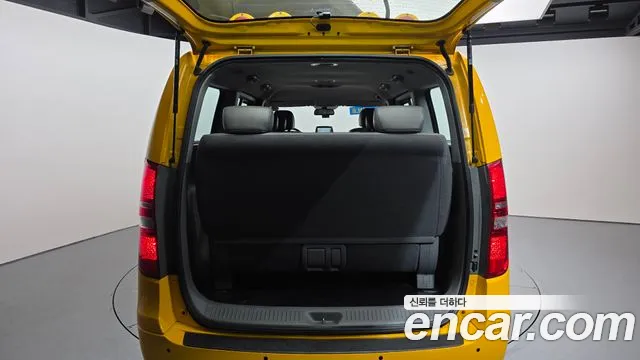 Hyundai Starex 2016 — фото 20