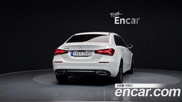 Mercedes-Benz A-Class 2023 — фото 4