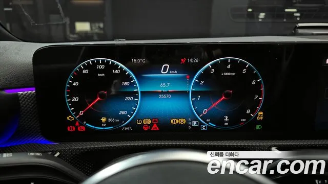 Mercedes-Benz A-Class 2023 — фото 8