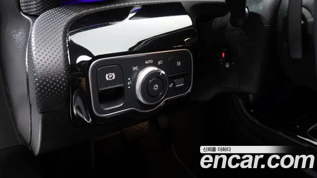 Mercedes-Benz A-Class 2023 — фото 19