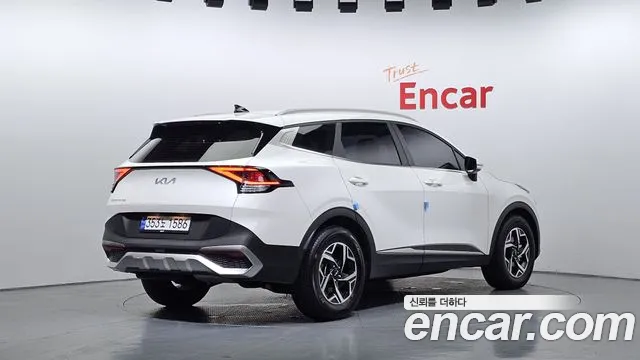 Kia Sportage 2023 — фото 2