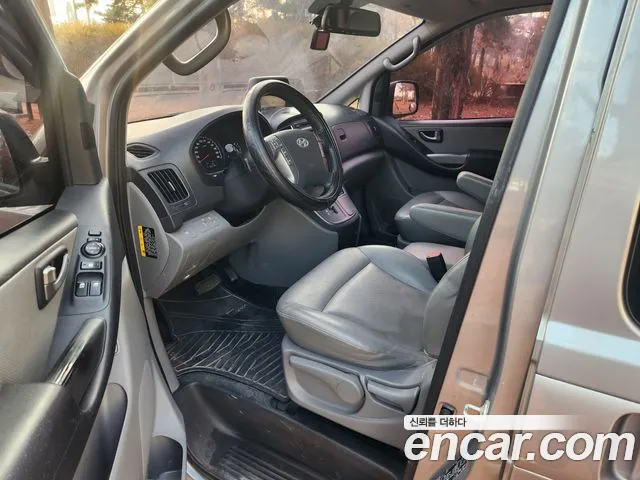 Hyundai Starex 2016 — фото 11