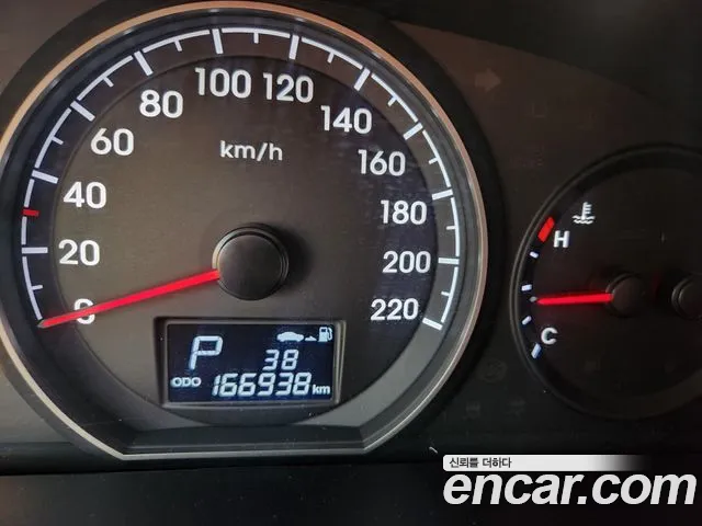 Hyundai Starex 2016 — фото 14
